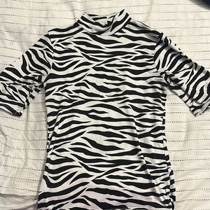 Cute Olivia Rae zebra print top 3/4 length sleeves size XS!